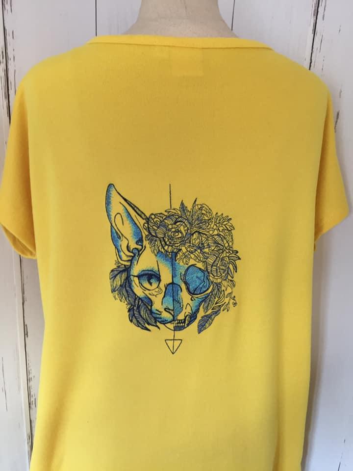 Embroidered t-shirt with Cat skull design
