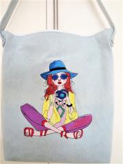 Embroidered Bag with Young Photographer Design: Capture the Moment in Style