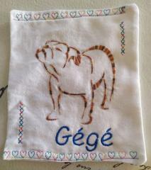 Embroidered pillowcase with Bulldog free design