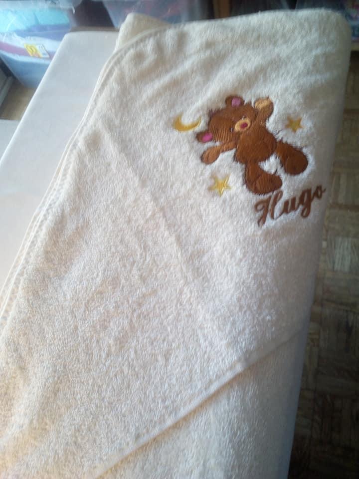 Embroidered blanket with Teddy bear design