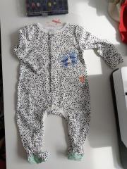 Embroidered baby outfit with free design