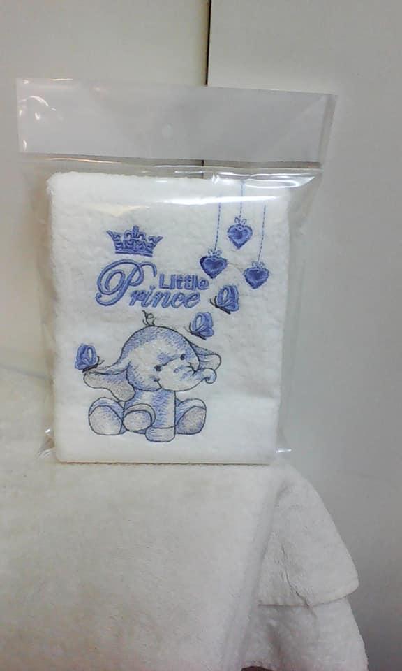 Embroidered towel with Little elephant design