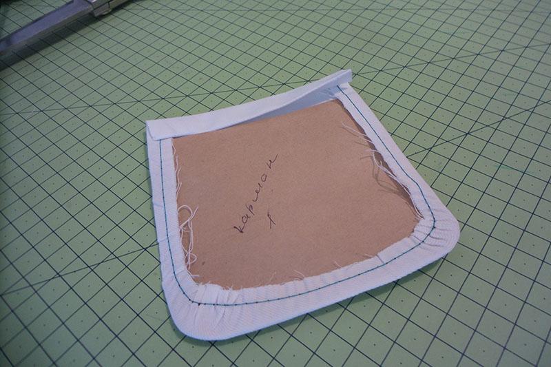 Shaping a pocket Cardboard insert in the pocket