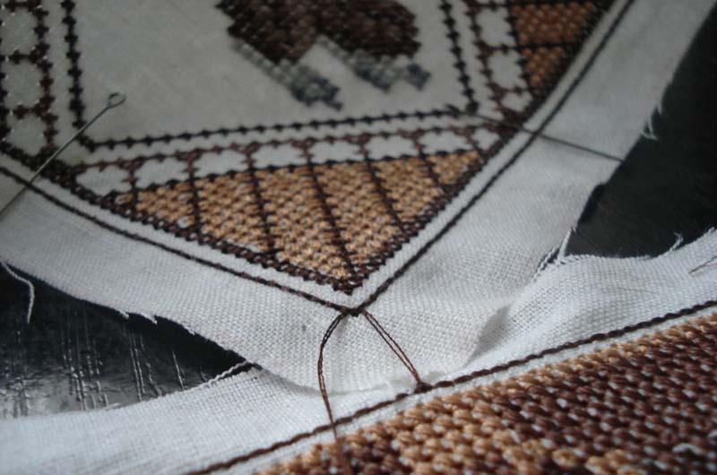 Invisible seam Two squares joined with an invisible seam