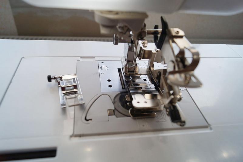 Attaching Ruffler foot to the machine Installing Ruffler foot