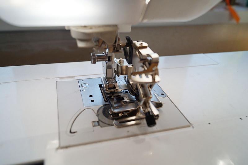 Attaching Ruffler foot Ruffler foot on the machine