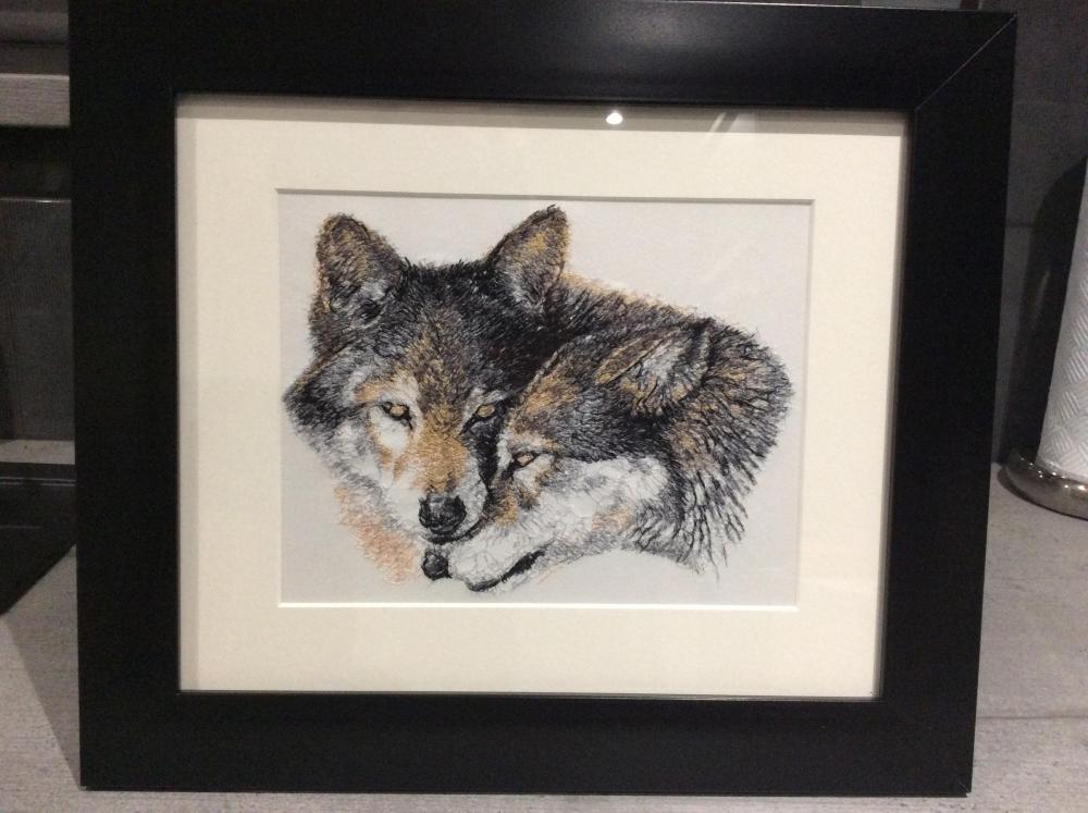 Framed wolves photo stitch free embroidery design