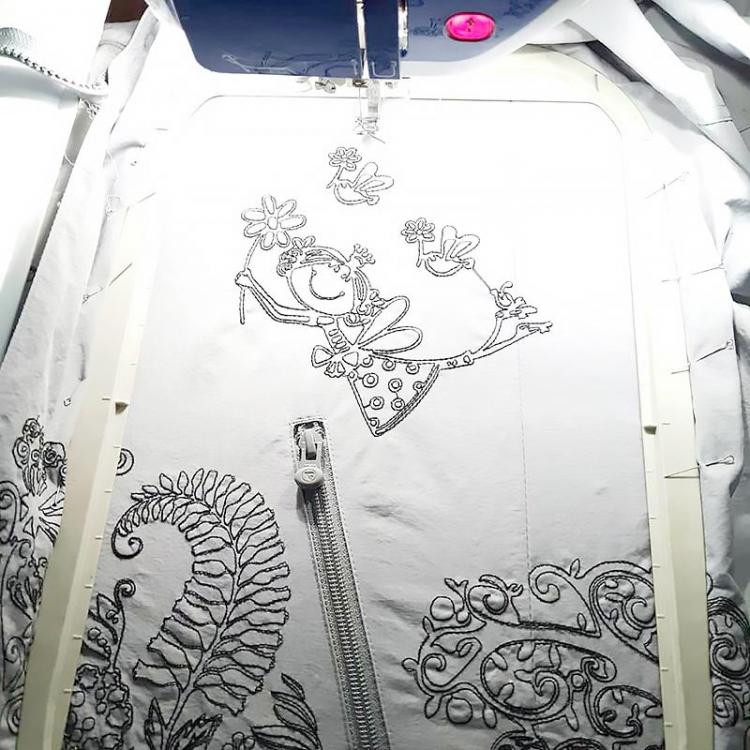 Outline design around zipper