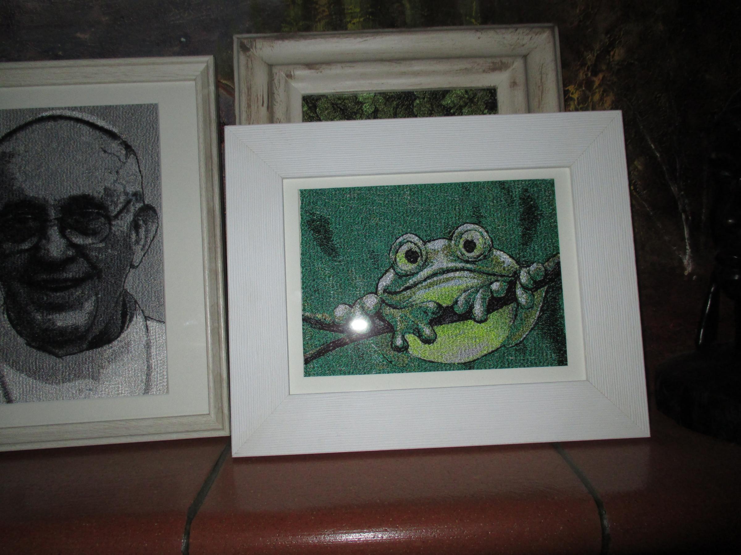 Embroidered picture with Green frog design