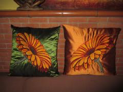Set of embroidered cushions with Gerbera design