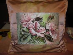 Embroidered cushion with flowers free design