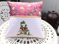 Embroidered cushion with Frogs design