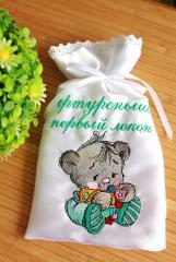 Embroidered texile bag with Little bear design
