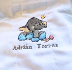 Towel_with_elepahnt_embroidery_design.jpg