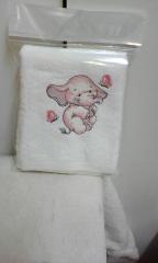 Embroidered_baby_bath_set_with_elephant_design.jpg