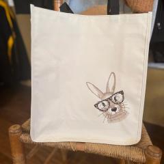 Easter Bunny Embroidery: Charming Napkin Design with Glasses